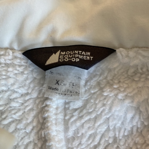 Mountain Equipment Company, ladies Sherpa jacket in size extra small. - Picture 4 of 10